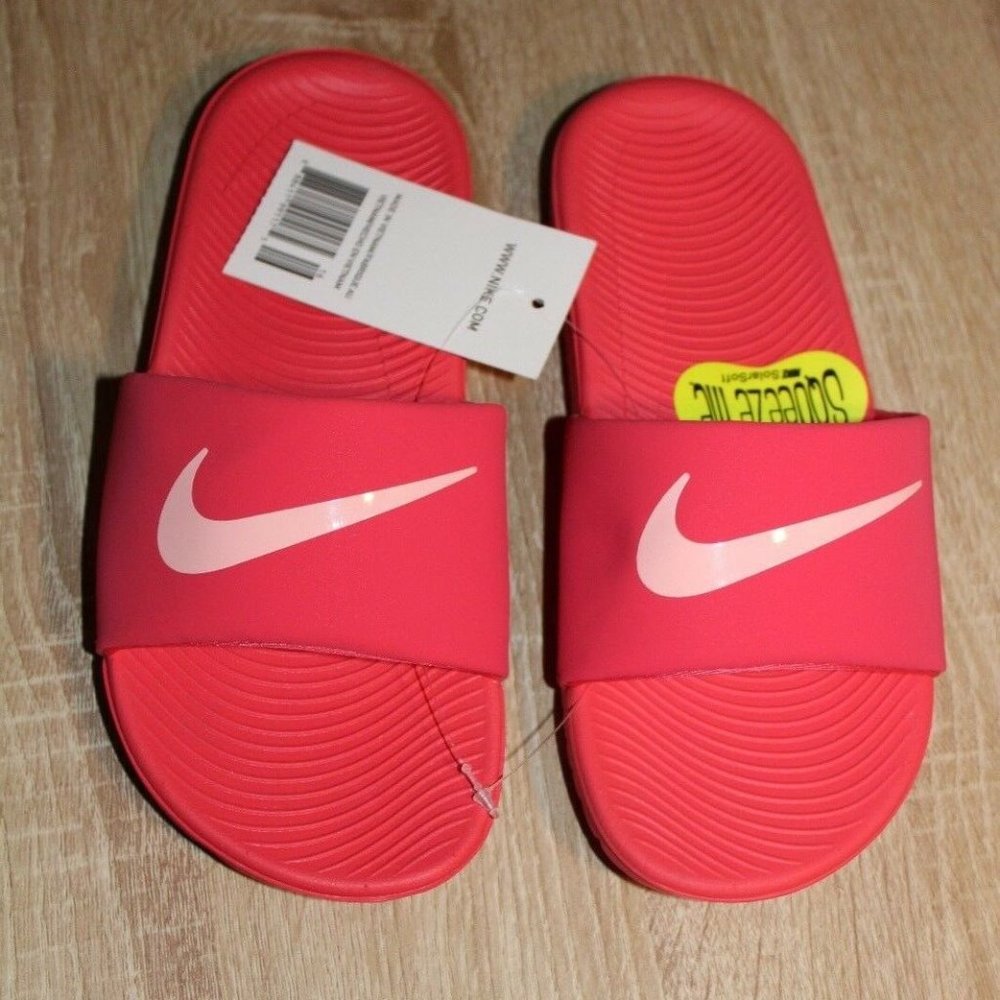 Girl's Nike Kawa Slide Sandals in Tropical Pink - Picture 2 of 5